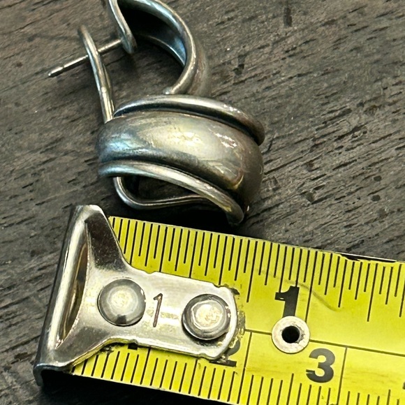 Retired James Avery Sterling Silver Hoop Earrings - Picture 4 of 5